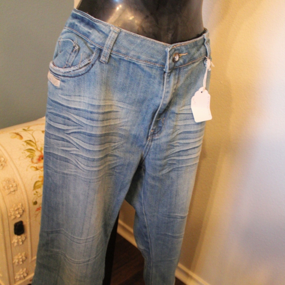 Jeans - Picture 3 of 5